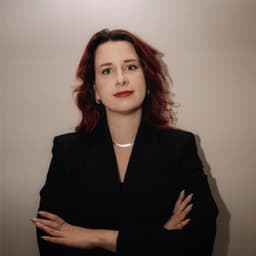 Portrait photo of Nadia Shostak